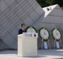 이현재 시장, “통합으로 가는 길이 진정한 보훈”… 400여 명 참석해 경건히 추모.
