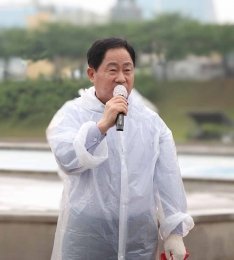 생태도시 남양주, 생활개선회 주도 EM 흙공 던지기 행사로 왕숙천 수질 정화 앞장.