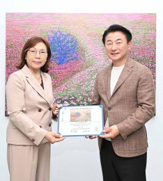(사)용현산업단지 기업인협의회 한성우 명예회장, 의정부시에 미술 소장품 기증.