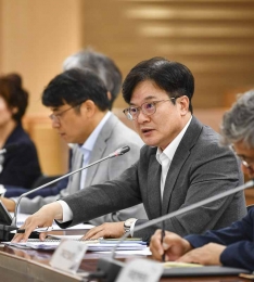 김병수 김포시장, 5월 확대간부회의 주재.