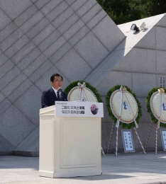 이현재 시장, “통합으로 가는 길이 진정한 보훈”… 400여 명 참석해 경건히 추모.