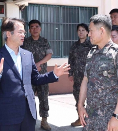이동환 고양시장, 제60보병사단 부대 방문…관군 협력 강화 논의.
