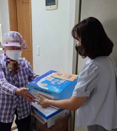 ‘안전한 여름을 위해’ 김포시보건소, 폭염 취약계층에 구호키트 전달.