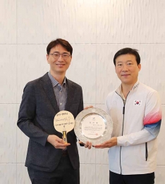 대한체육회, 세종스포츠정형외과의원과 청주마이크로병원에 감사패 전달.