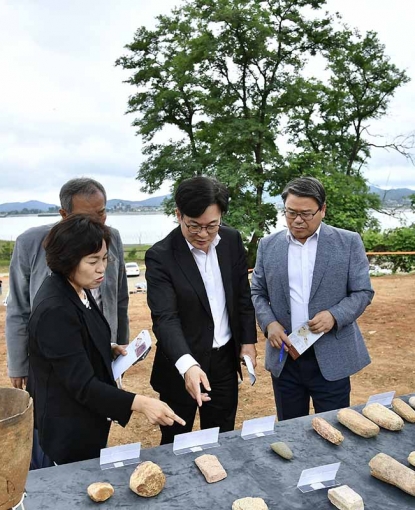 인류문명 기원 한반도 중심지 김포 전국 최대 규모와 밀도 신석기 주거유적 발굴 현장 공개.
